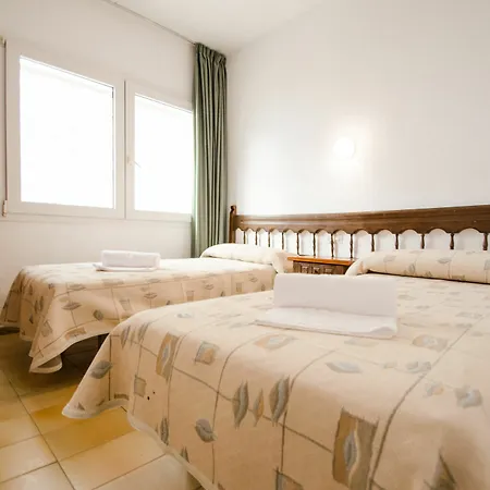 Lloret 2* 료렛 드 마르