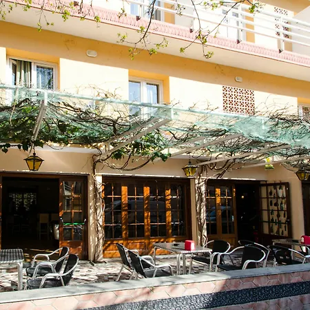 Casa de hóspedes Lloret 2*